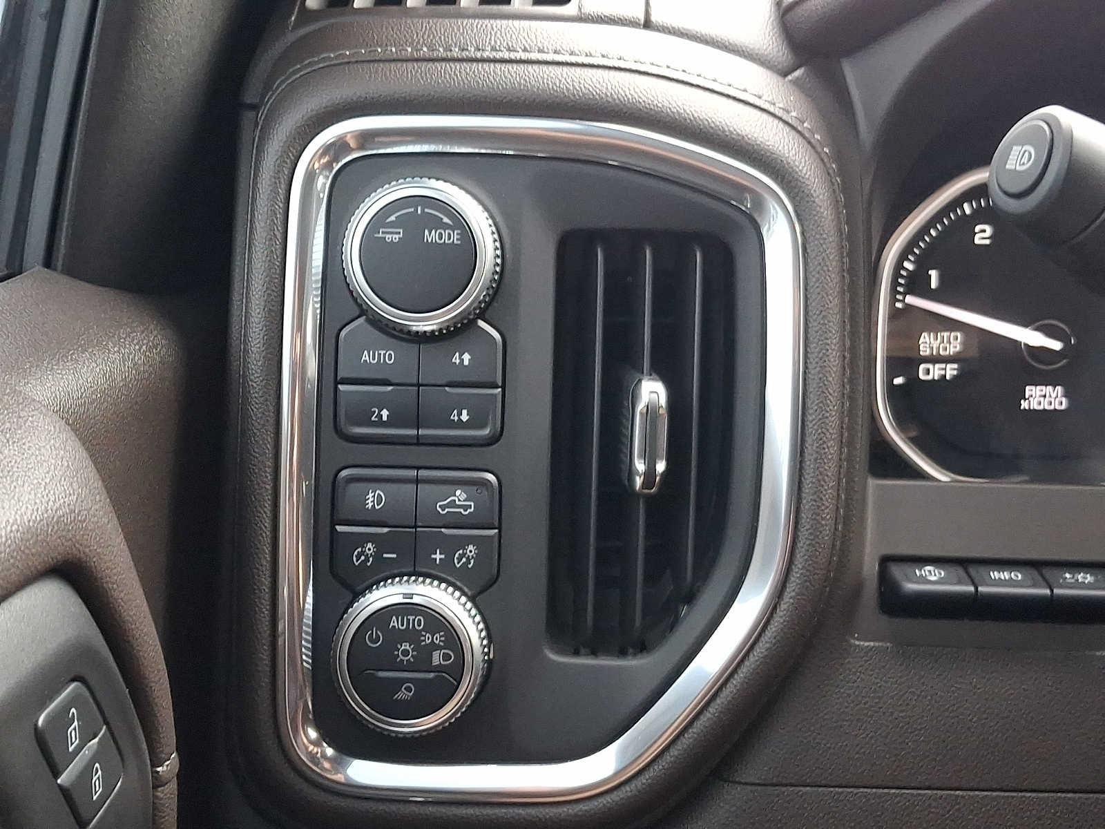 Used 2020 GMC Sierra 1500 Denali w/ Denali Ultimate Package AWD/4WD image 23
