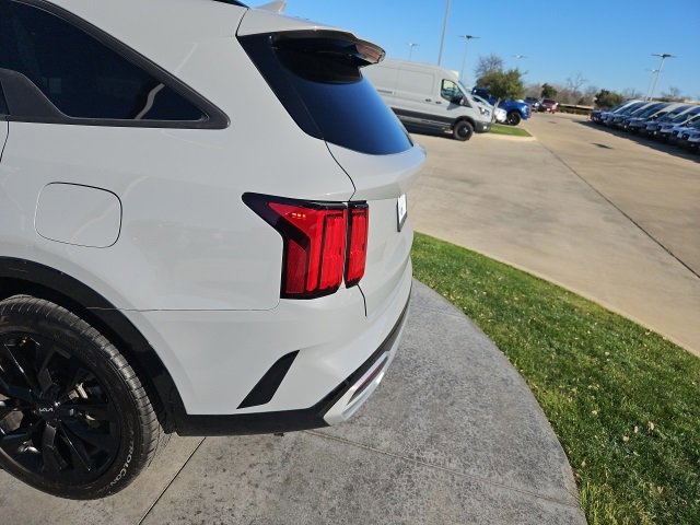 Used 2023 Kia Sorento SX image 3