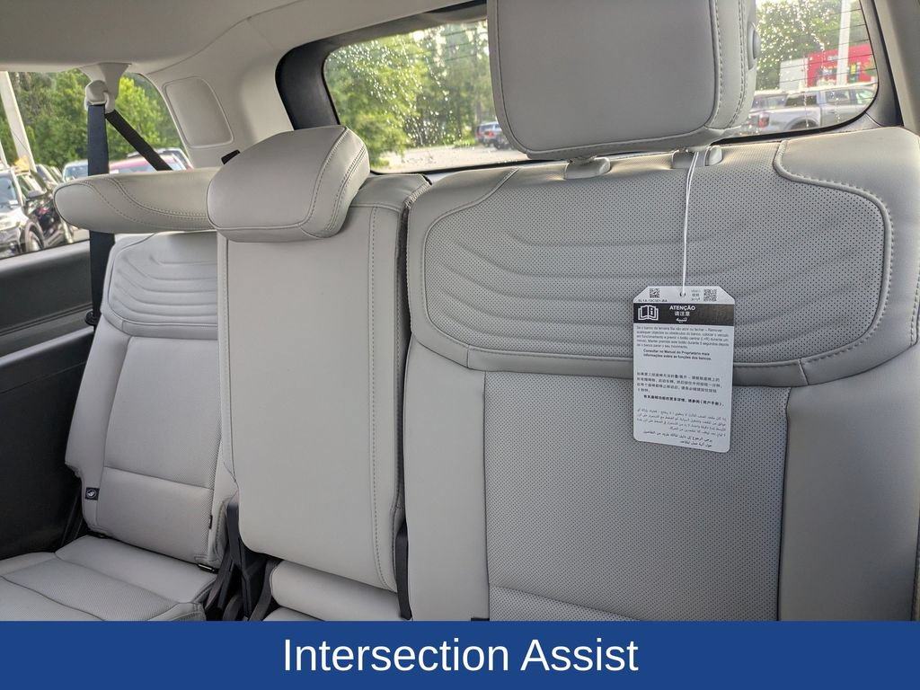 Certified 2025 Ford Expedition Max Platinum w/ Platinum Ultimate Package AWD/4WD image 18