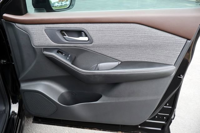 Used 2022 Nissan Rogue SV image 17