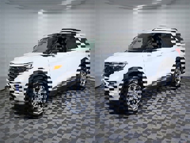Certified 2023 Ford Explorer XLT image 5