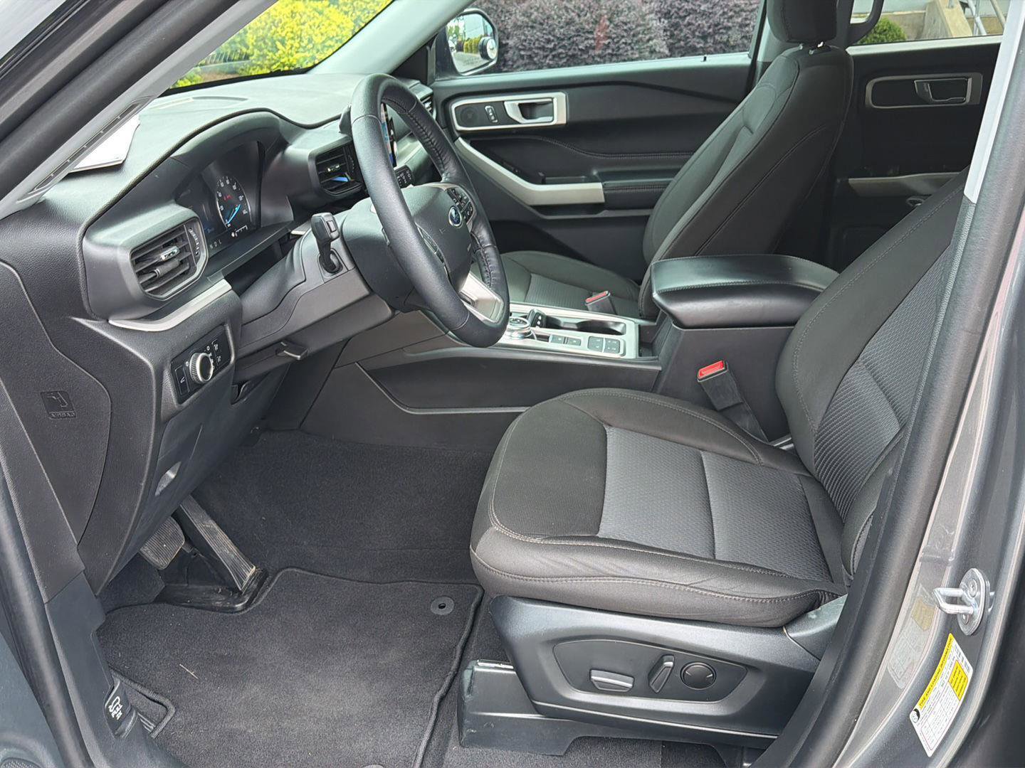Certified 2023 Ford Explorer XLT RWD image 10