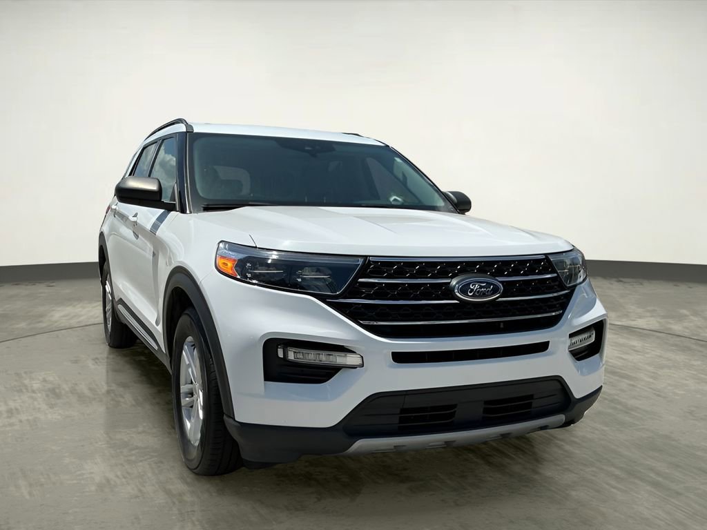 Certified 2023 Ford Explorer XLT w/ Equipment Group 202A RWD image 11