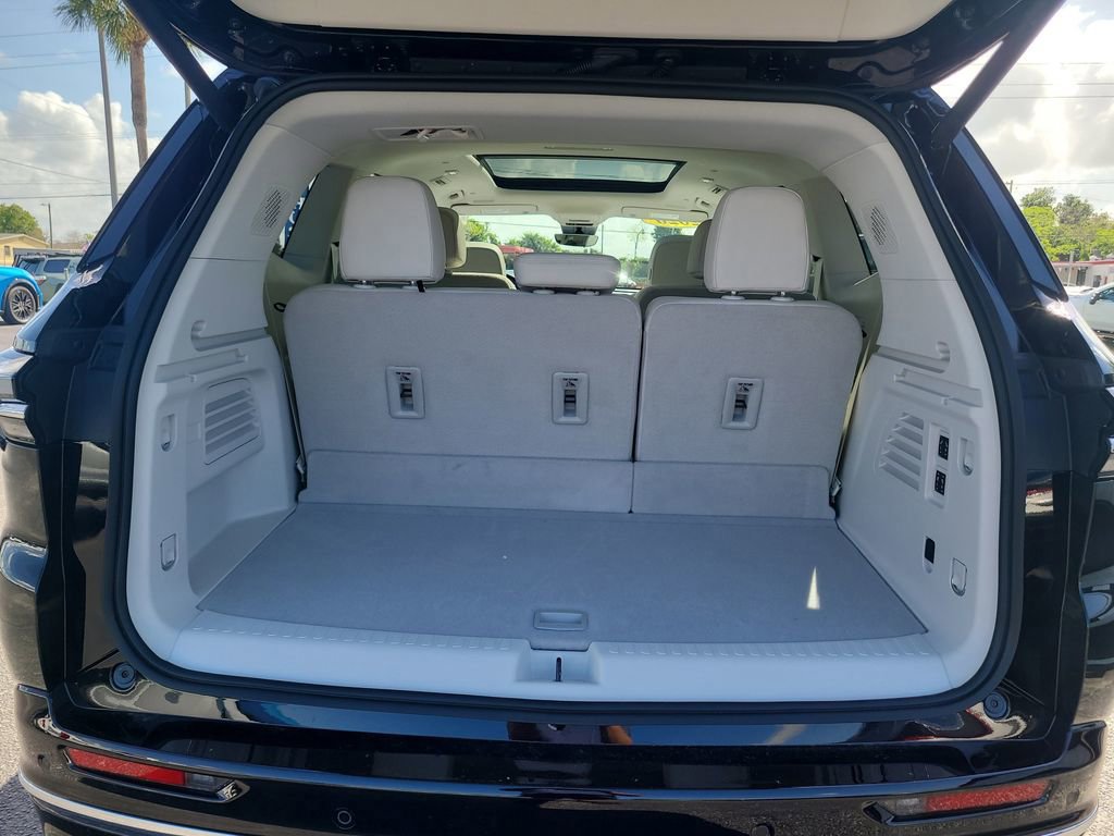 Used 2026 Buick Enclave Avenir w/ Super Cruise Package FWD image 8