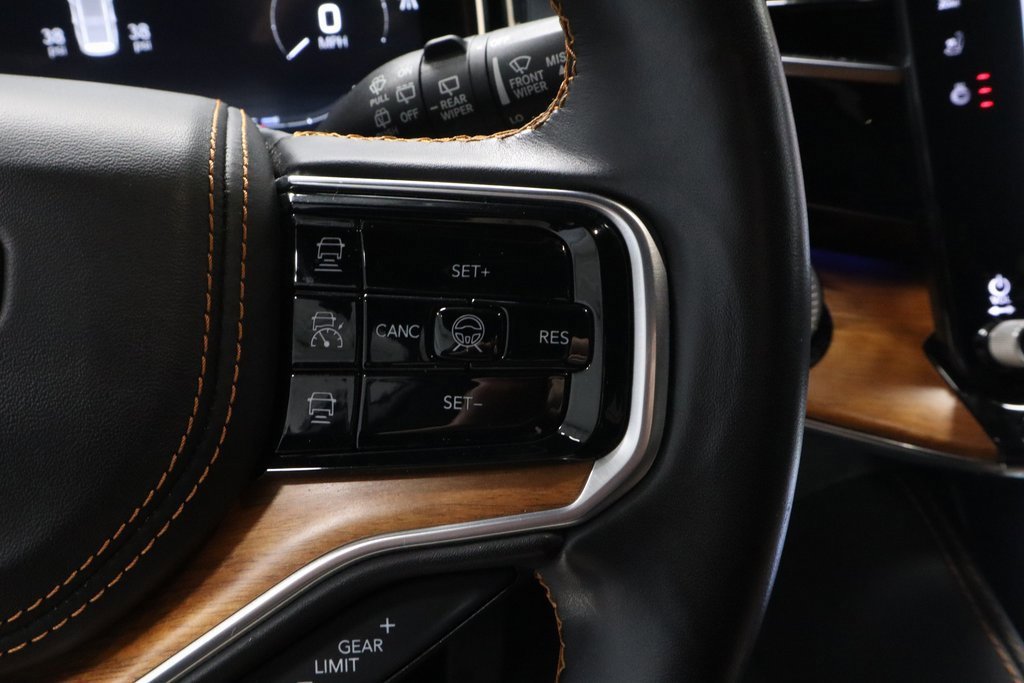 Used 2022 Jeep Grand Wagoneer Series III image 31