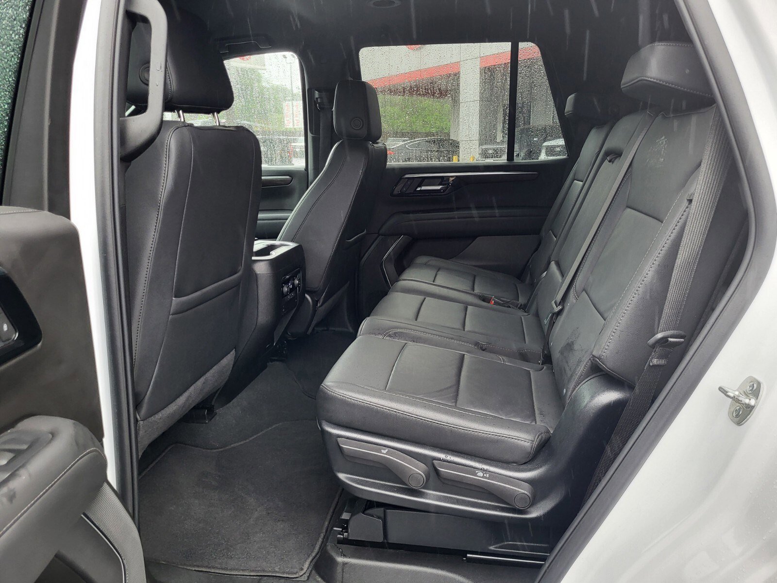 Used 2025 Chevrolet Tahoe LT image 17