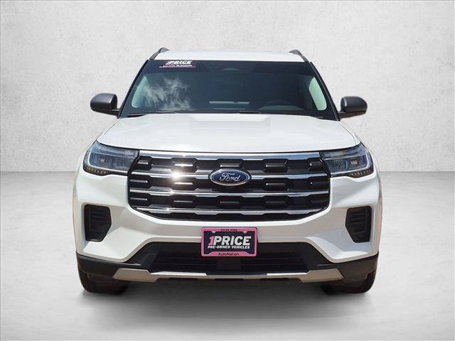 Certified 2025 Ford Explorer Active RWD image 2