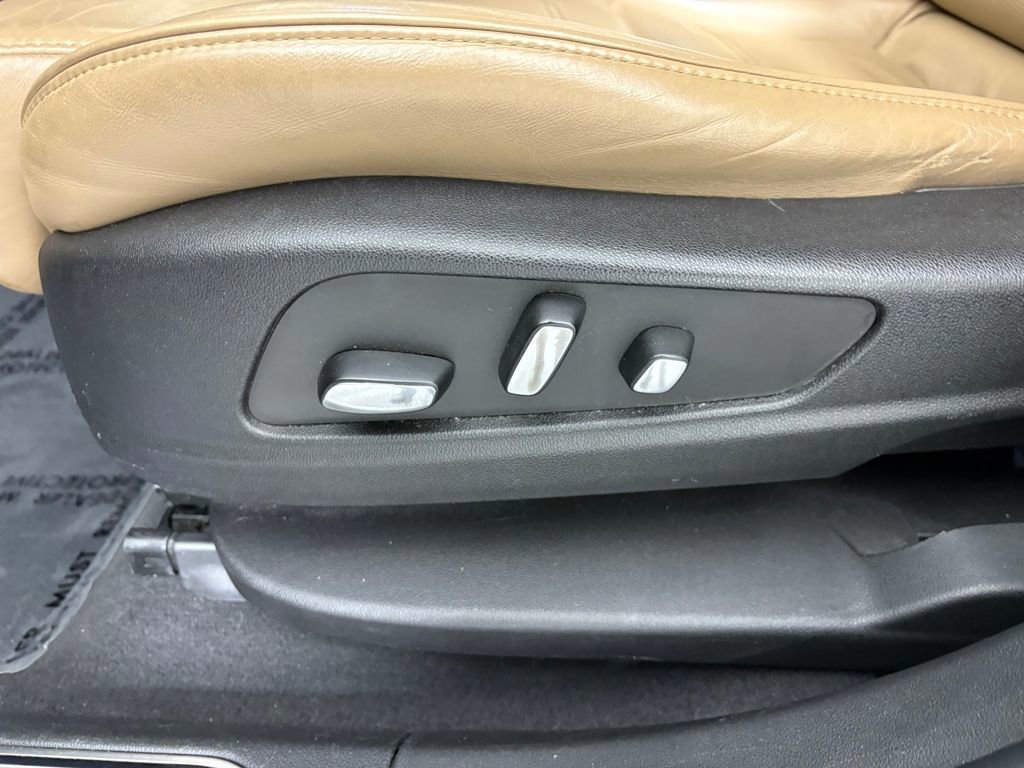 Used 2017 Cadillac XT5 Platinum w/ Driver Assist Package image 16