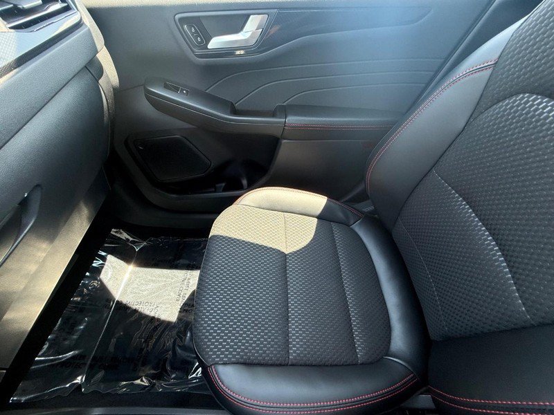 Certified 2023 Ford Escape ST-Line w/ Tech Pack #1 AWD/4WD image 26