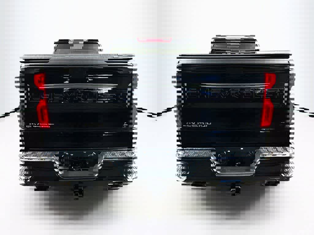 Used 2020 Chevrolet Silverado 1500 LT Trail Boss image 4