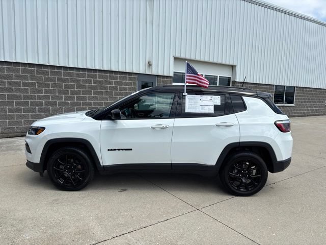 Used 2022 Jeep Compass Latitude w/ Convenience Group AWD/4WD image 10