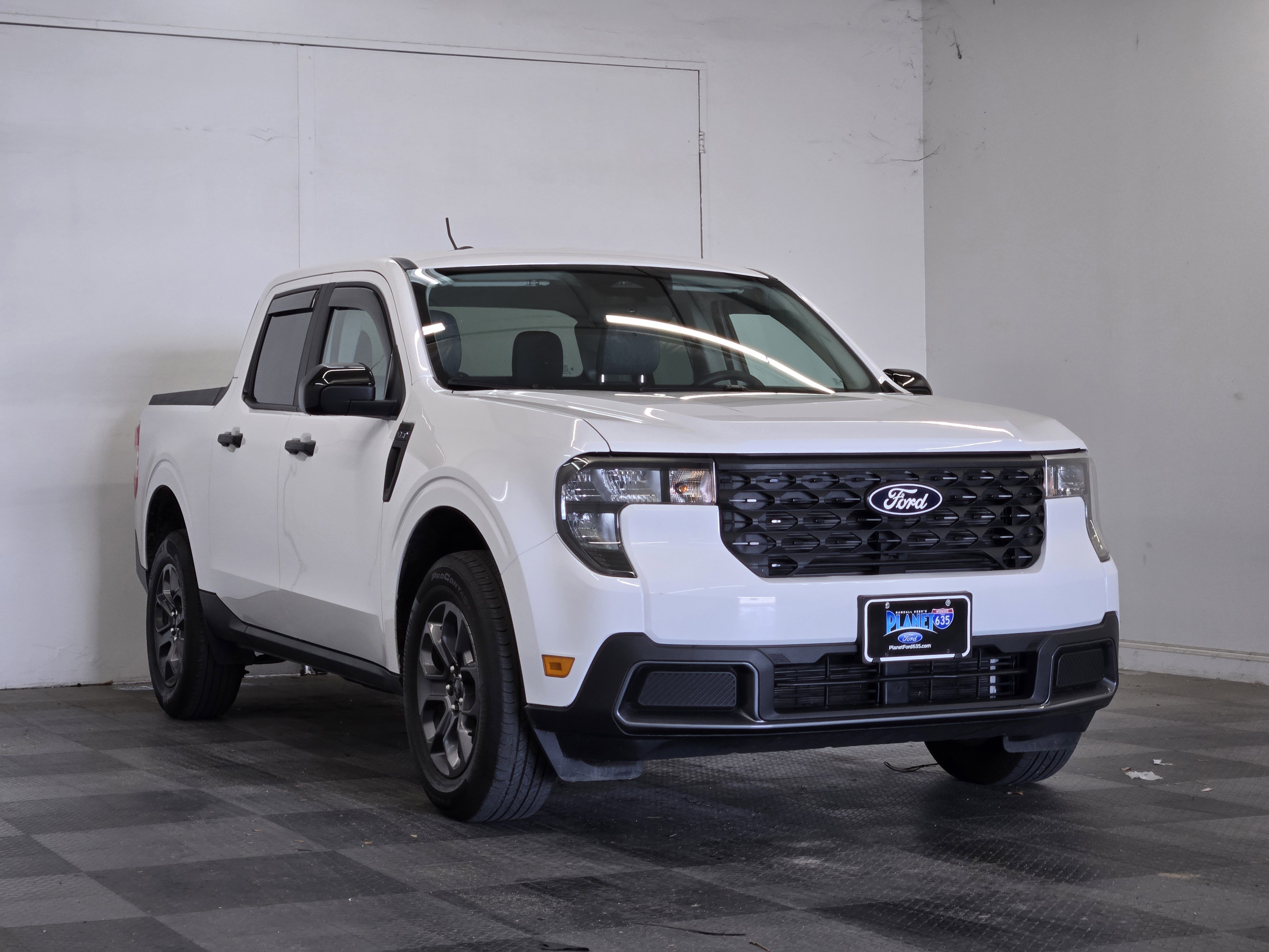Certified 2025 Ford Maverick XLT w/ XLT Luxury Package FWD image 2
