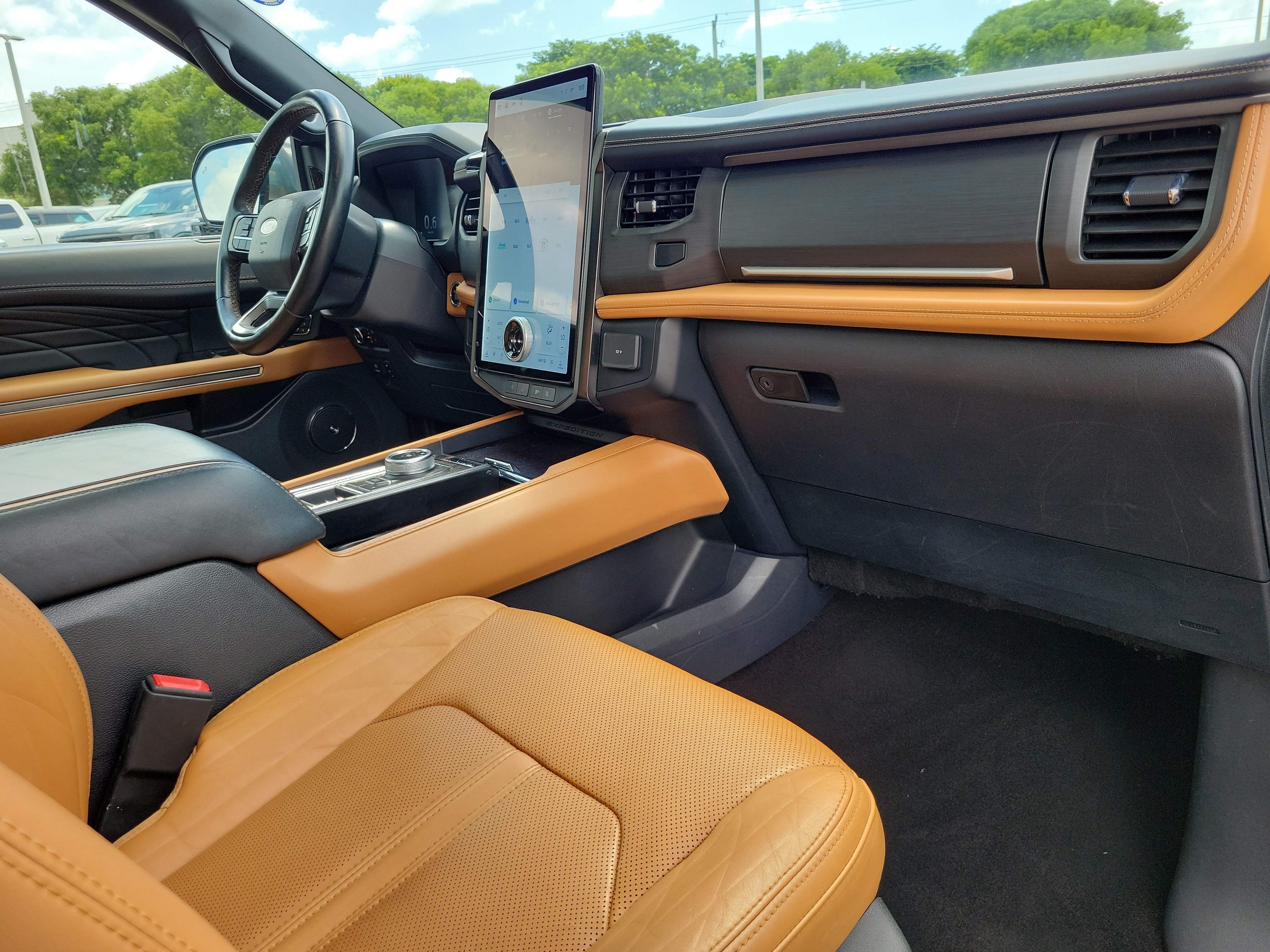 Certified 2023 Ford Expedition Max Platinum RWD image 21