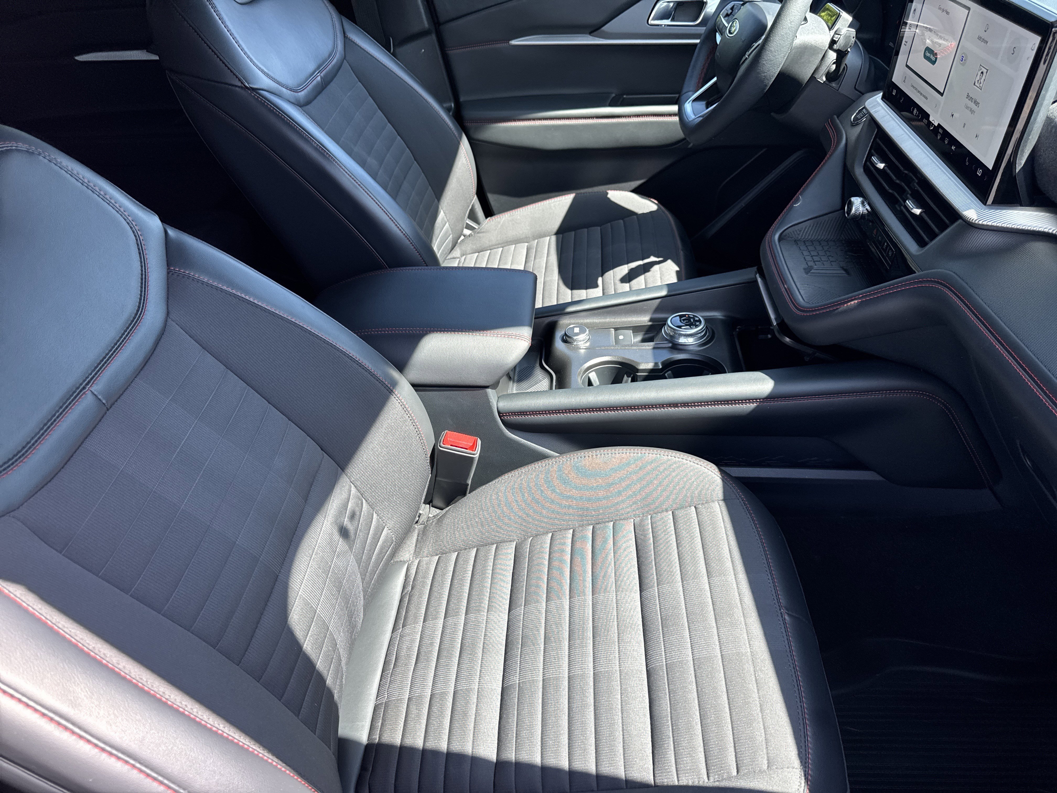 Certified 2025 Ford Explorer ST-Line w/ Premium Package RWD image 15