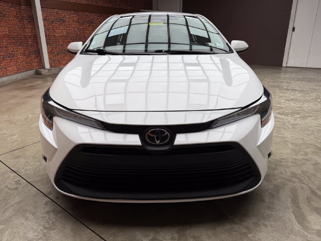 Used 2026 Toyota Corolla LE FWD image 6