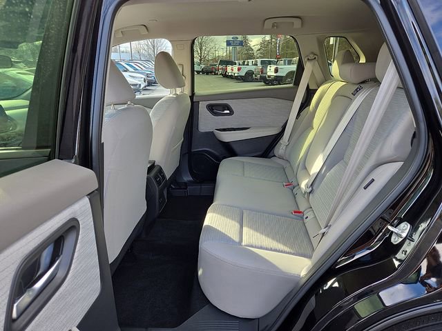 Used 2023 Nissan Rogue SV image 11