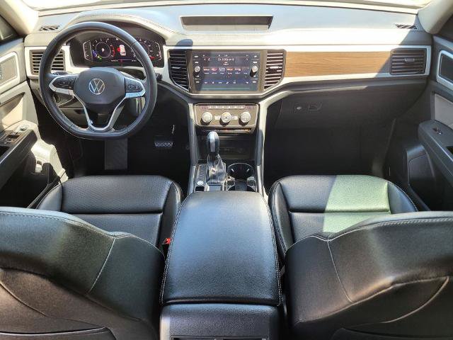 Used 2023 Volkswagen Atlas SE w/ Black Wheel Package FWD image 14