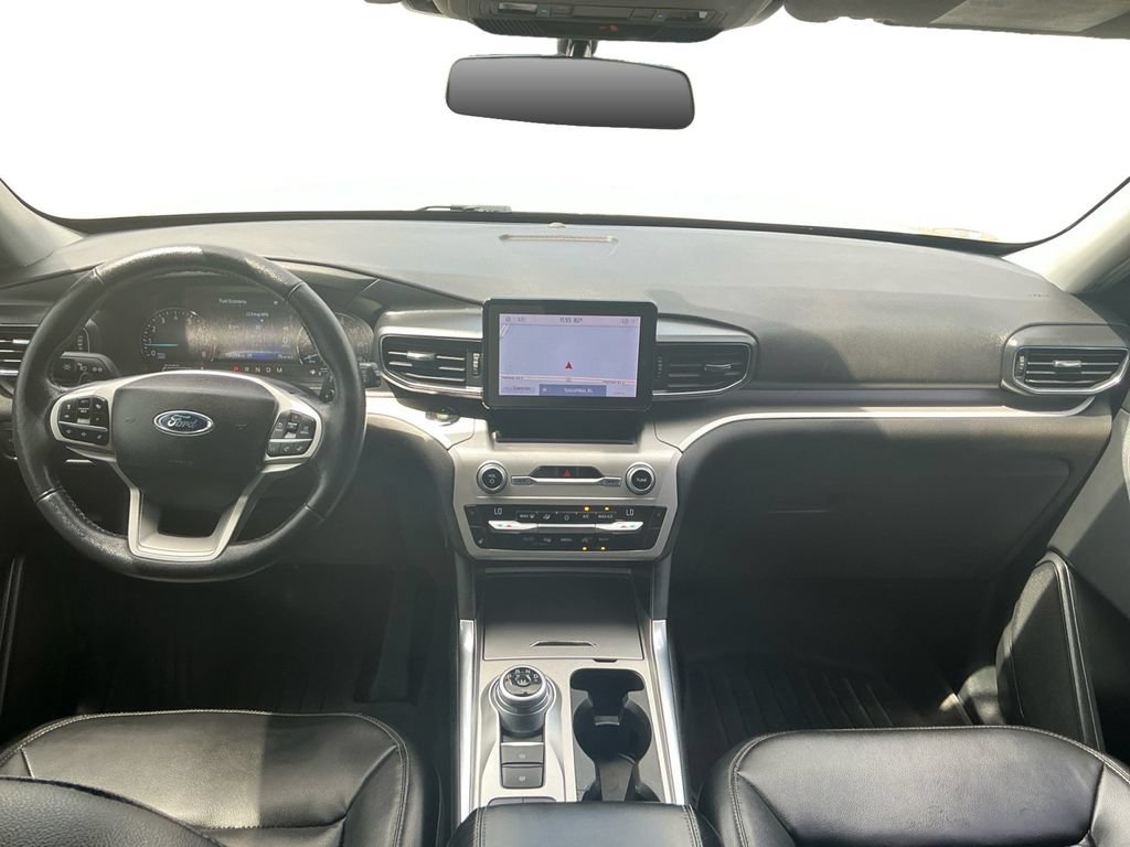 Certified 2020 Ford Explorer XLT w/ Equipment Group 202A RWD image 17