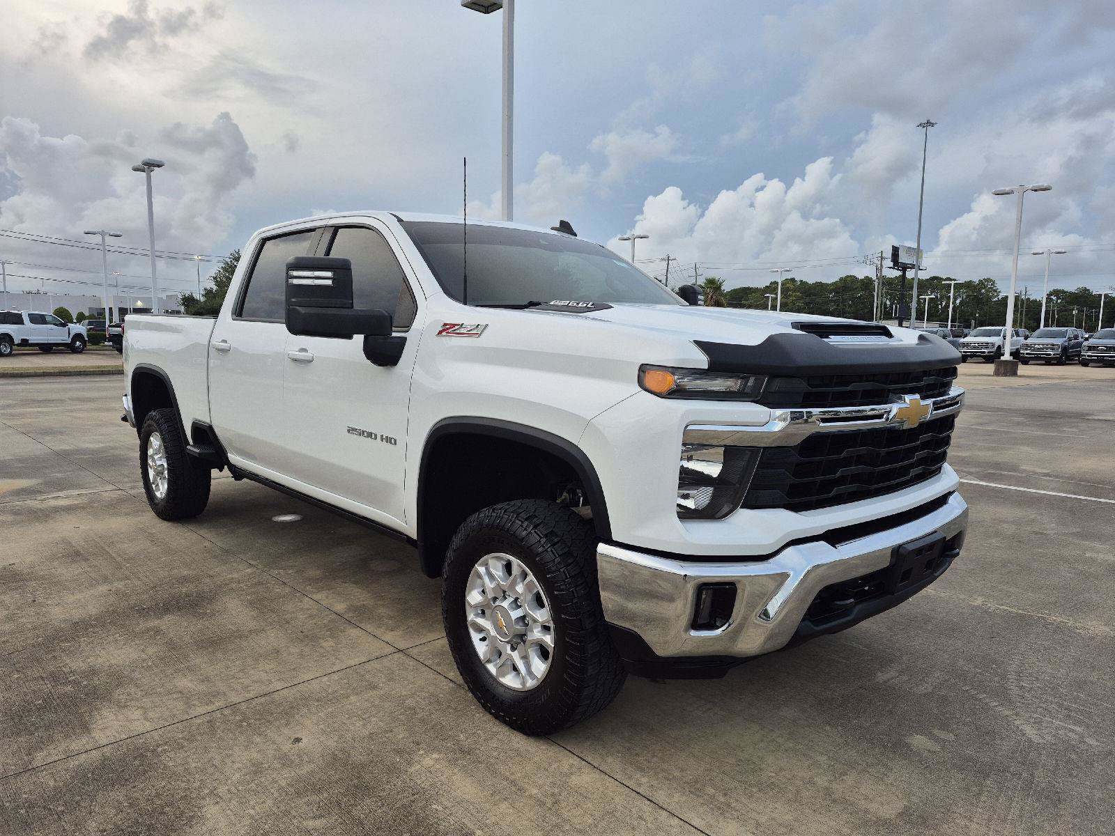 Used 2024 Chevrolet Silverado 2500 LT AWD/4WD image 14