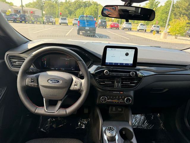 Certified 2025 Ford Escape ST-Line Select w/ Class II Trailer Tow Package AWD/4WD image 19