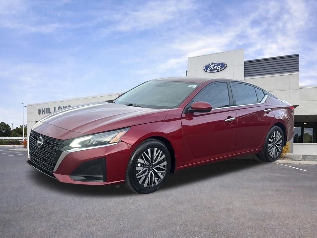Used 2023 Nissan Altima 2.5 SV FWD image 3