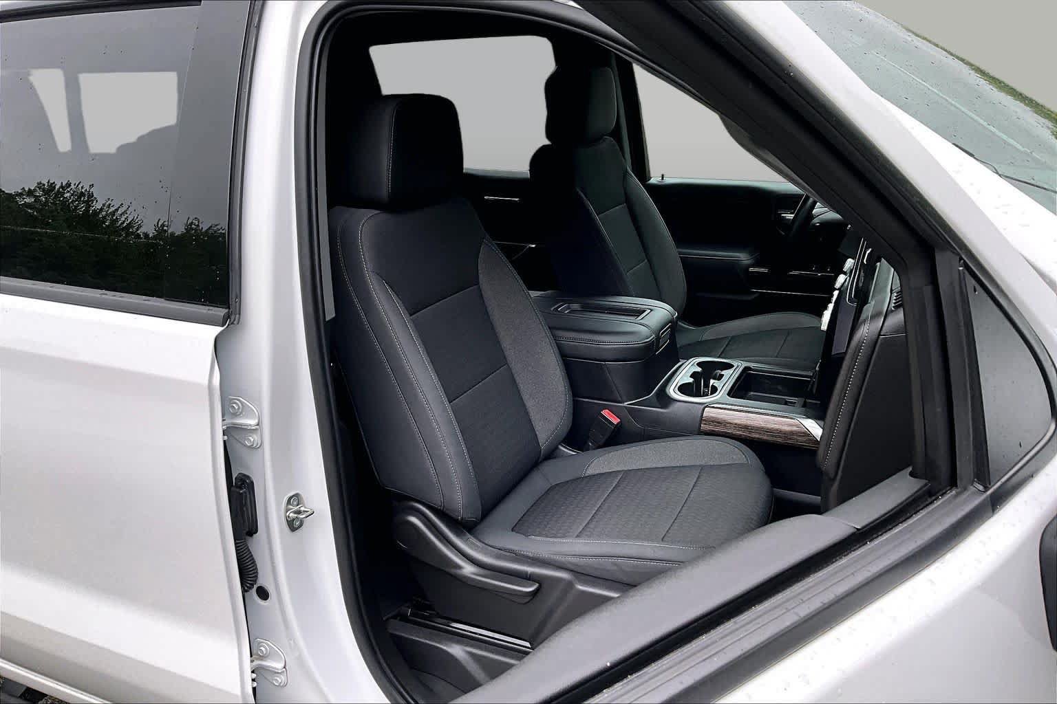 Used 2020 GMC Sierra 1500 Elevation w/ Elevation Value Package AWD/4WD image 8