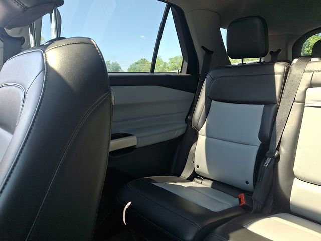Certified 2022 Ford Explorer XLT w/ Equipment Group 202A AWD/4WD image 21