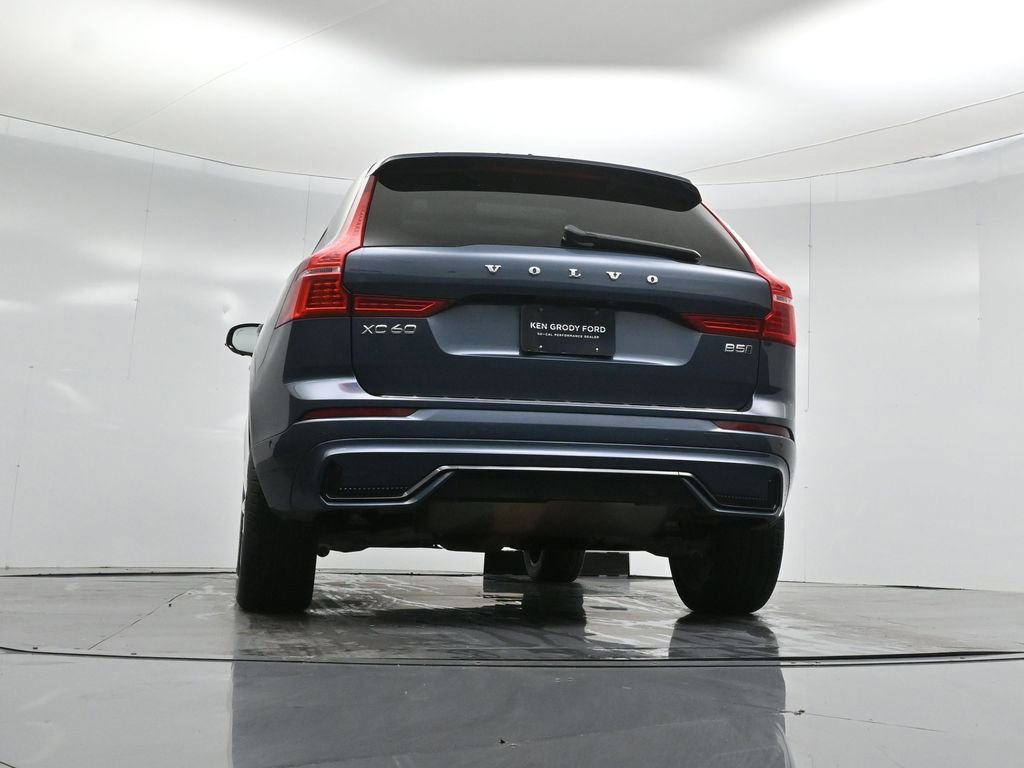 Used 2023 Volvo XC60 B5 Plus image 16