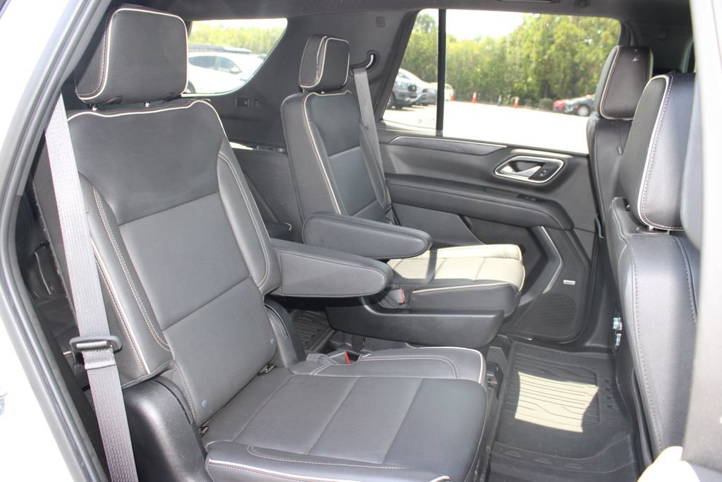 Used 2022 GMC Yukon SLT w/ SLT Premium Package AWD/4WD image 13