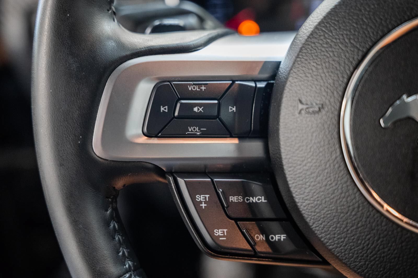 Certified 2018 Ford Mustang Coupe RWD image 21