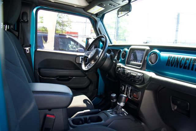 Used 2020 Jeep Wrangler Unlimited Sahara w/ Cold Weather Group AWD/4WD image 27