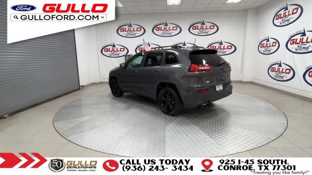 Used 2018 Jeep Cherokee Latitude w/ Altitude Package FWD image 6