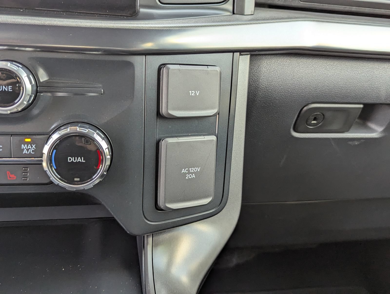 Certified 2025 Ford F150 Tremor w/ Equipment Group 402A High AWD/4WD image 29