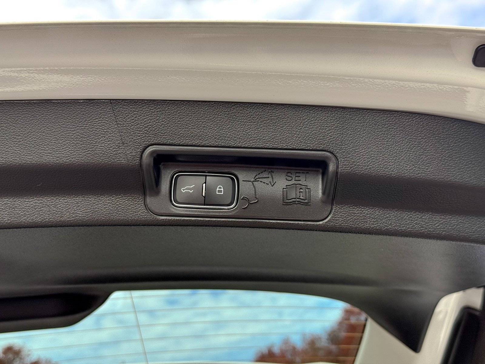 Certified 2025 Ford Explorer Active image 15