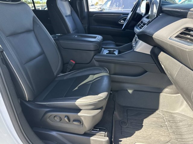 Used 2024 GMC Yukon SLT w/ SLT Luxury Package AWD/4WD image 11