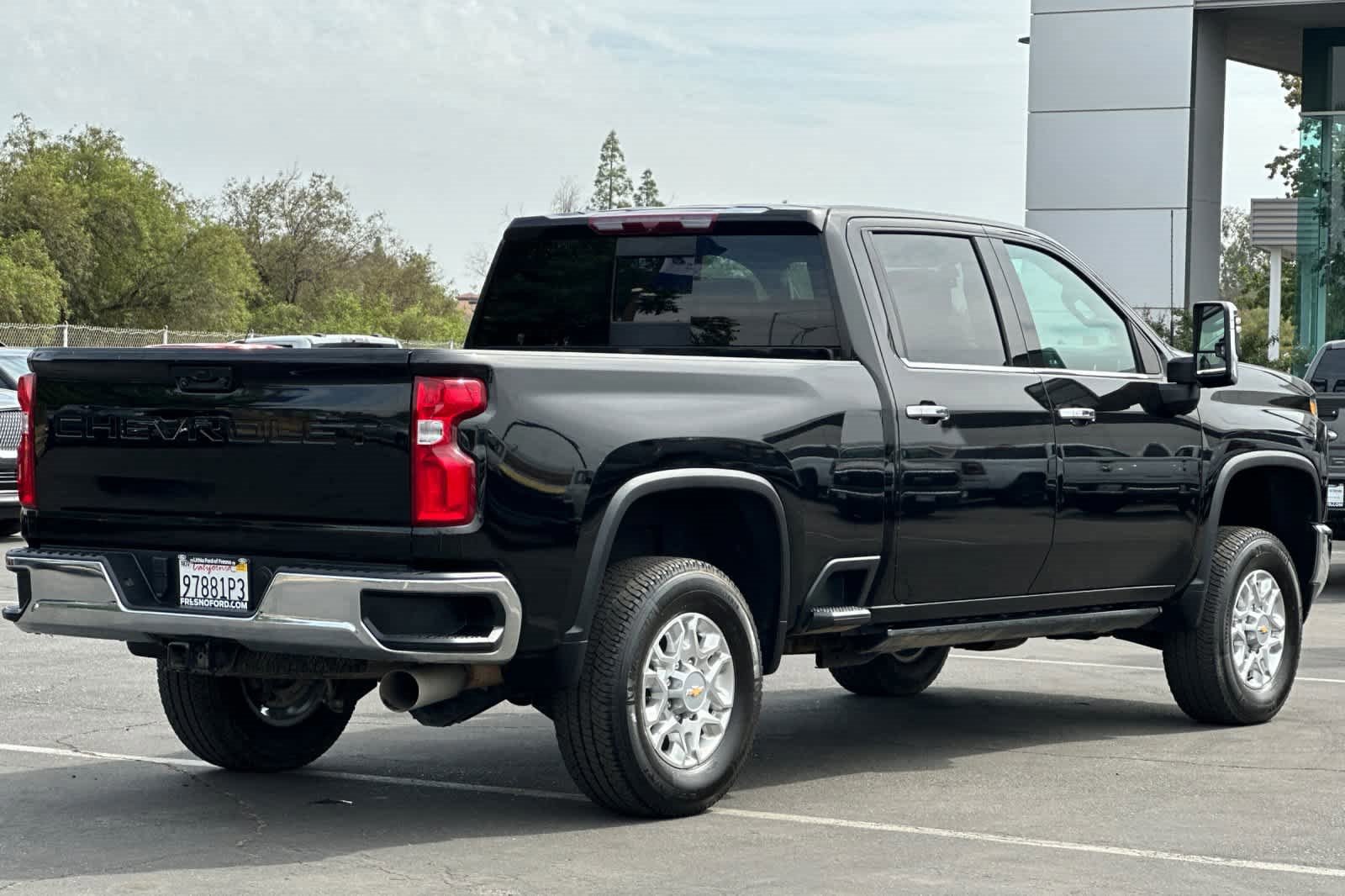 Used 2023 Chevrolet Silverado 2500 LTZ w/ LTZ Convenience Package image 5