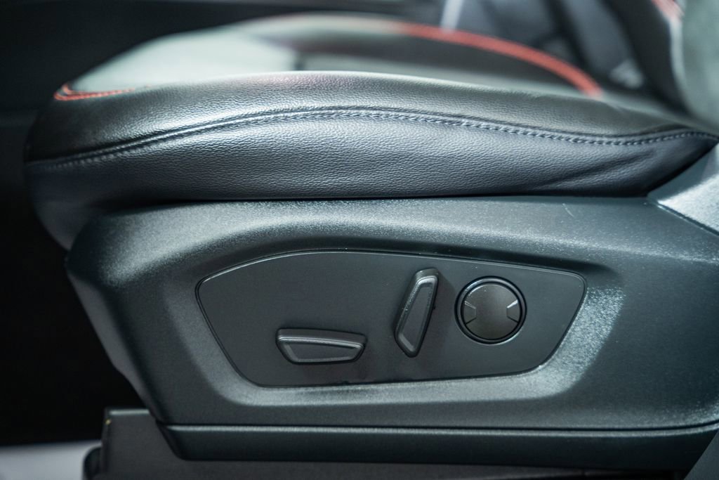 Certified 2022 Ford Explorer ST-Line w/ Class IV Trailer Tow Package image 40