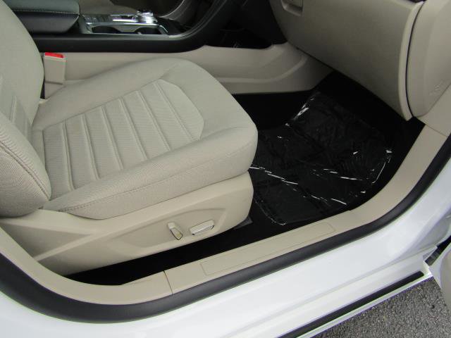 Certified 2019 Ford Fusion SE FWD image 11