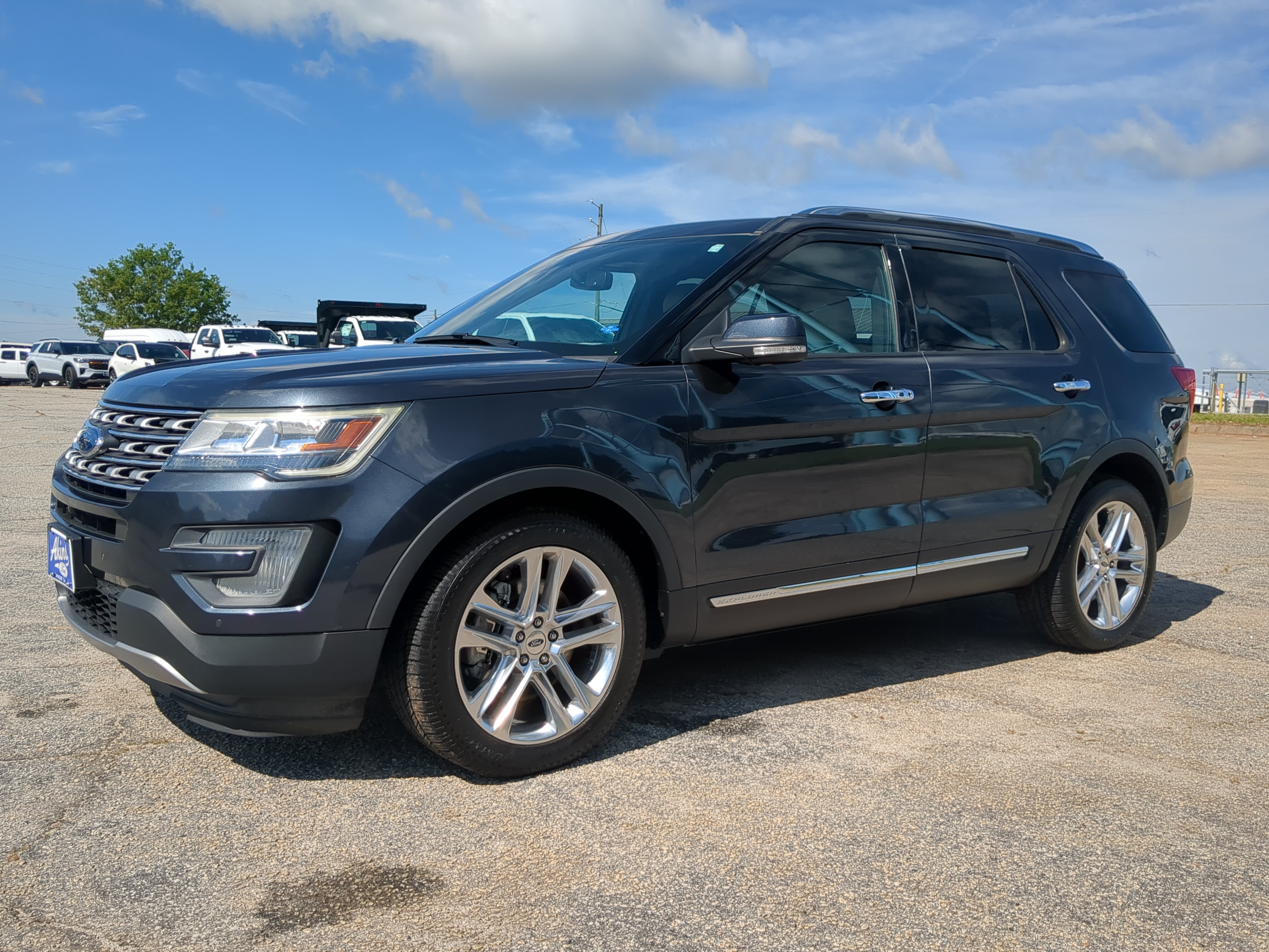Certified 2017 Ford Explorer Limited FWD image 6