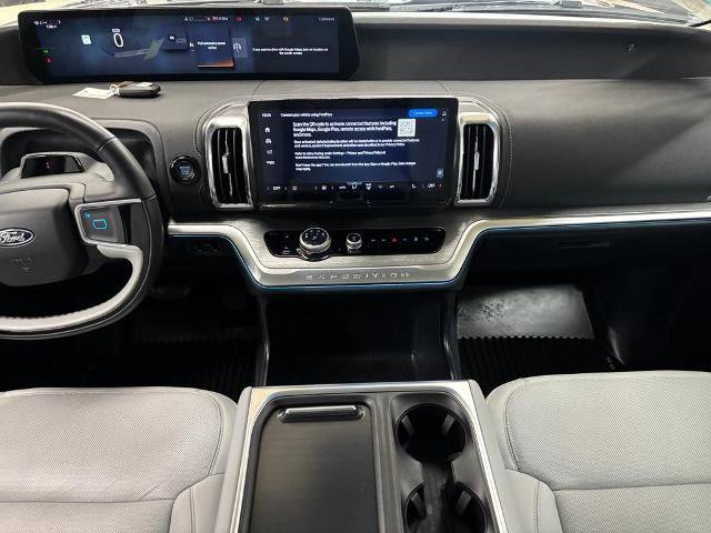 Certified 2025 Ford Expedition Max Platinum w/ Driver's Package AWD/4WD image 17