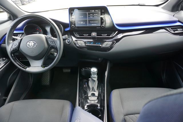 Used 2020 Toyota C-HR XLE image 10