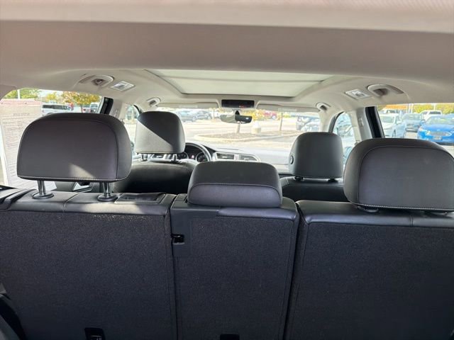 Used 2021 Volkswagen Tiguan SE w/ Panoramic Sunroof Package image 13