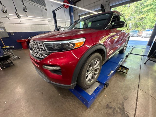 Certified 2021 Ford Explorer Limited w/ Equipment Group 301A AWD/4WD image 3