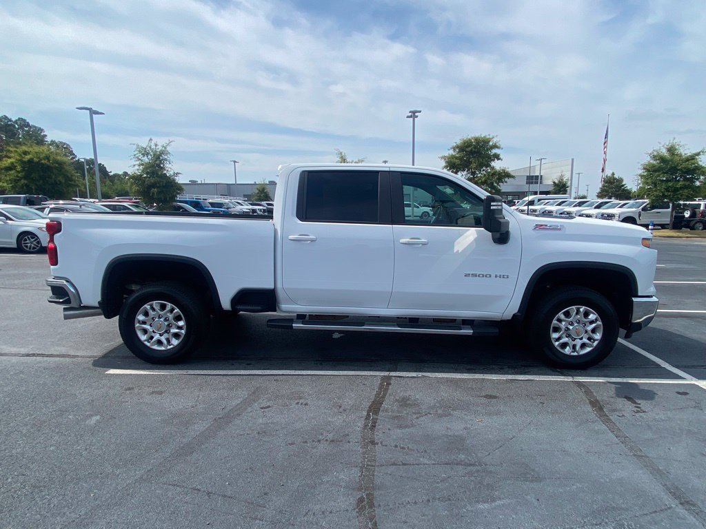 Used 2024 Chevrolet Silverado 2500 LT AWD/4WD image 8