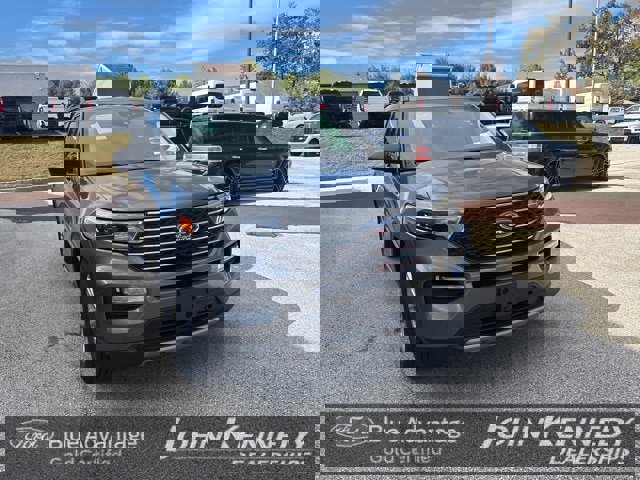 Certified 2022 Ford Explorer XLT w/ Equipment Group 202A image 13