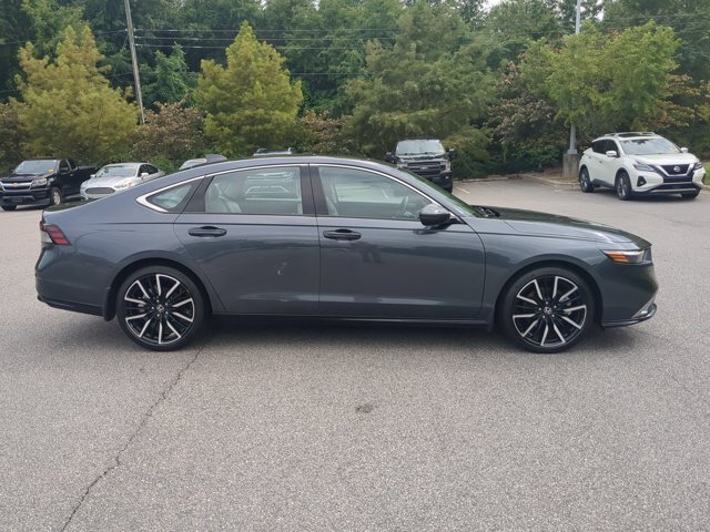 Used 2023 Honda Accord Touring image 3