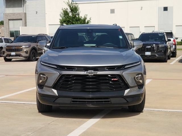Used 2025 Chevrolet Blazer RS FWD image 2