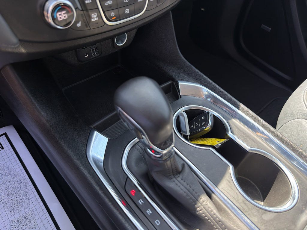 Used 2021 Chevrolet Traverse LT w/ LT Premium Package image 8