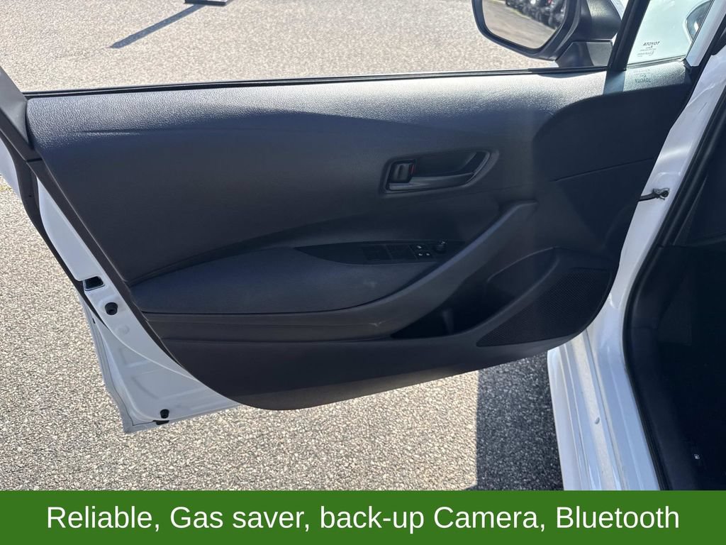 Used 2025 Toyota Corolla LE FWD image 16