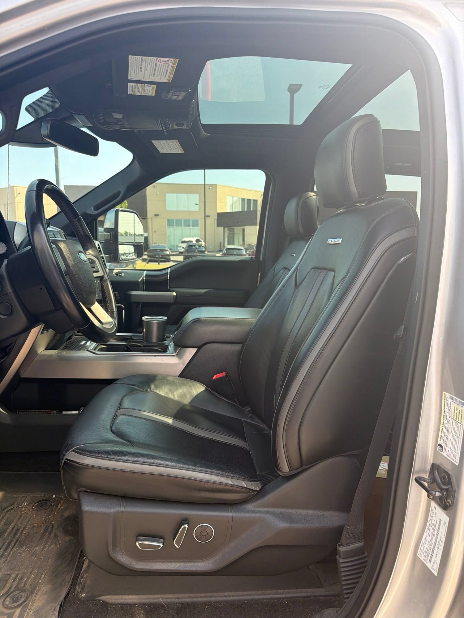 Certified 2018 Ford F250 Platinum w/ Platinum Ultimate Package AWD/4WD image 6